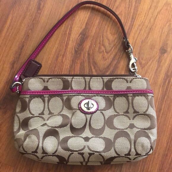 Coach Classic wristlet pouch raspberry ￼handbag - Picture 1 of 9